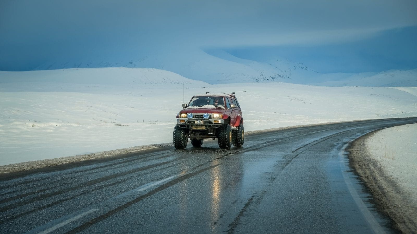 reykjavik-attraction-on-the-road