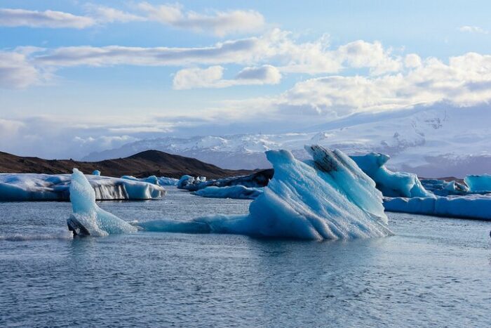 South Coast & Glacier Lagoon Private Tour by VAN with PRO Photo