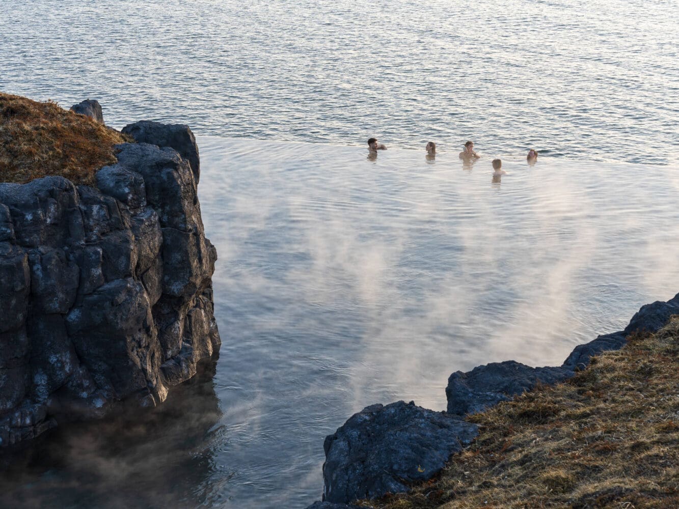 Private transfer to and from Keflavík Airport/Reykjavík to Sky Lagoon