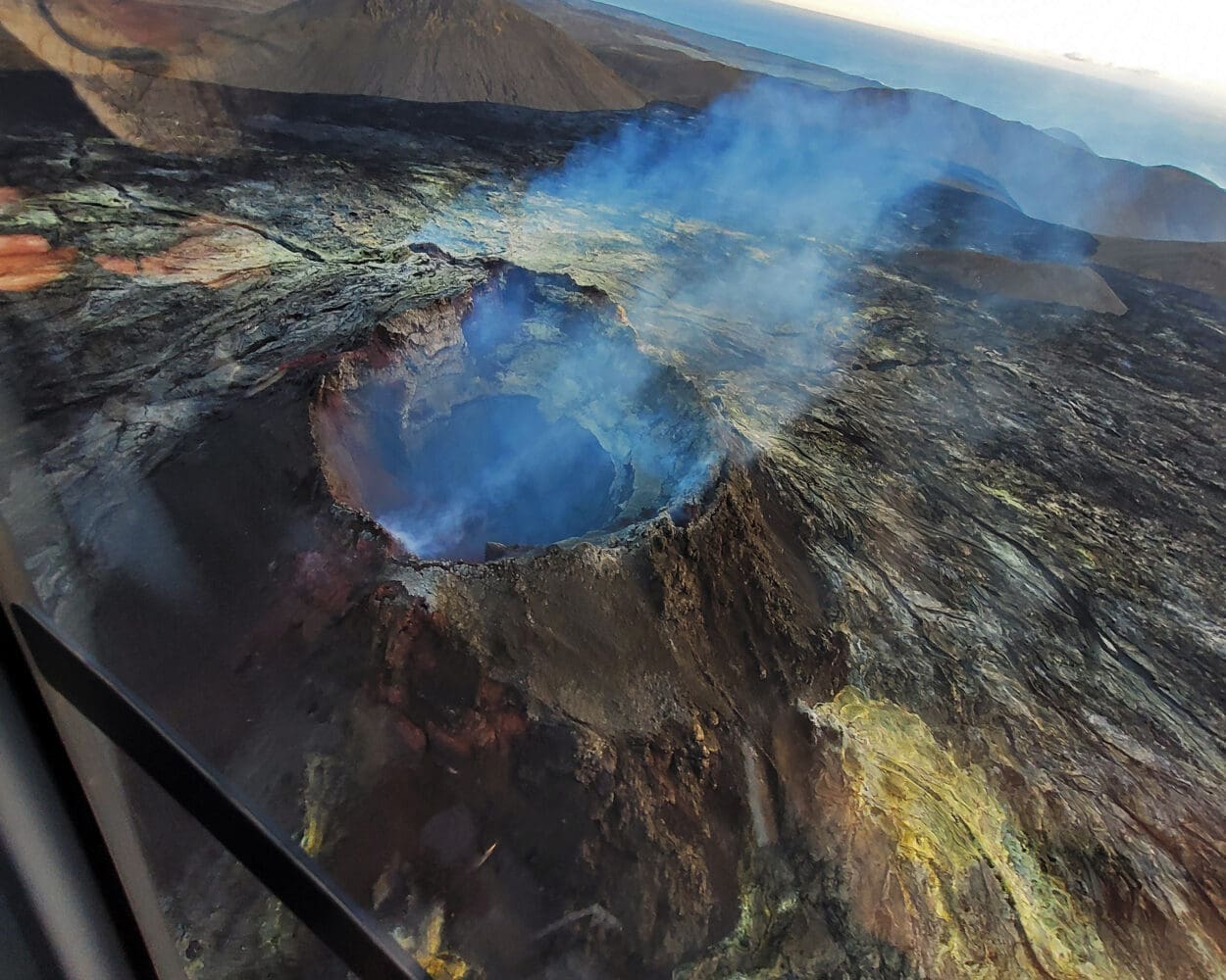 Volcano Craters & Hot Springs Landing — Helicopter Tour from Reykjavík