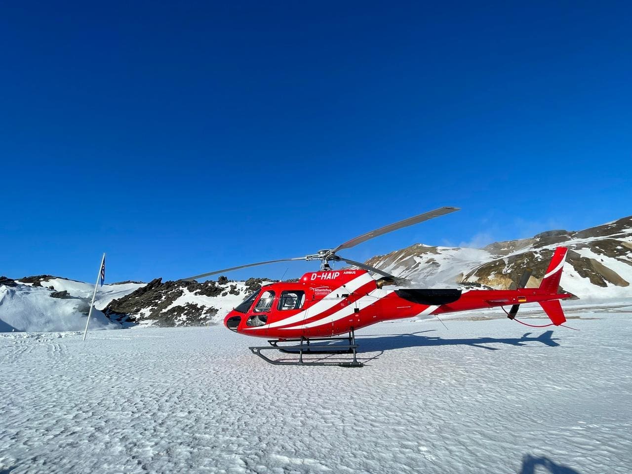 Elements of Iceland – Glacier & Geothermal Landings Helicopter Tour from Reykjavík