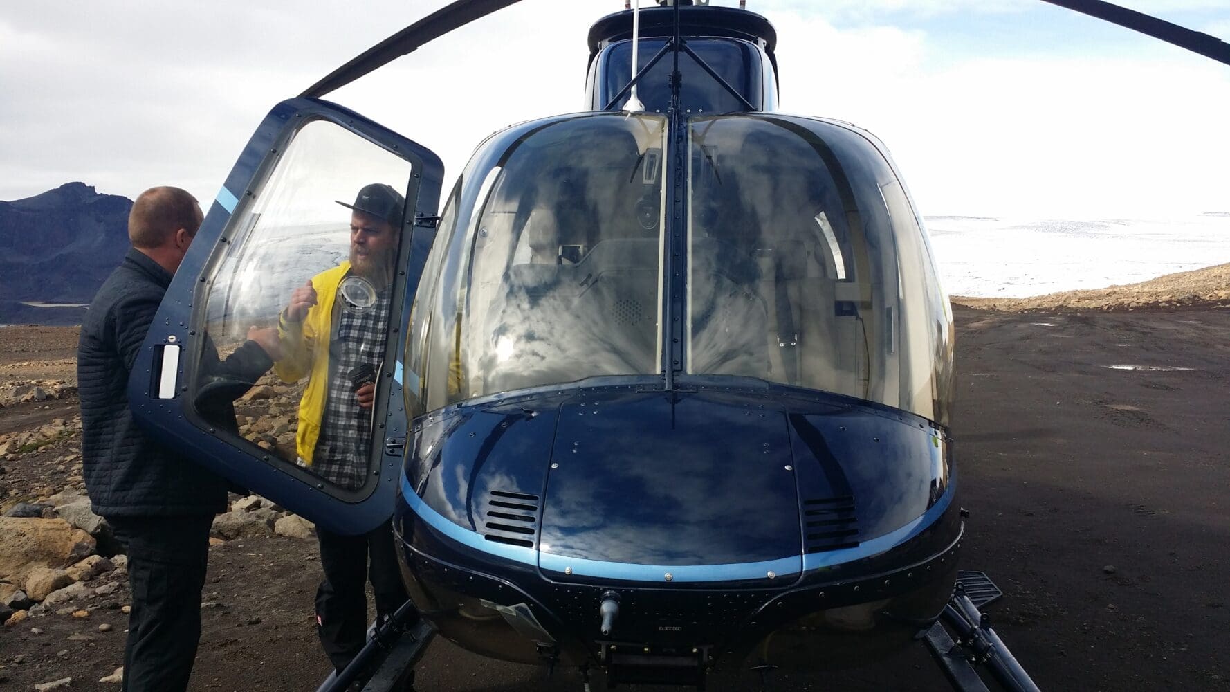 DT 331 Private Luxury Golden Circle and Helicopter back to Reykjavík