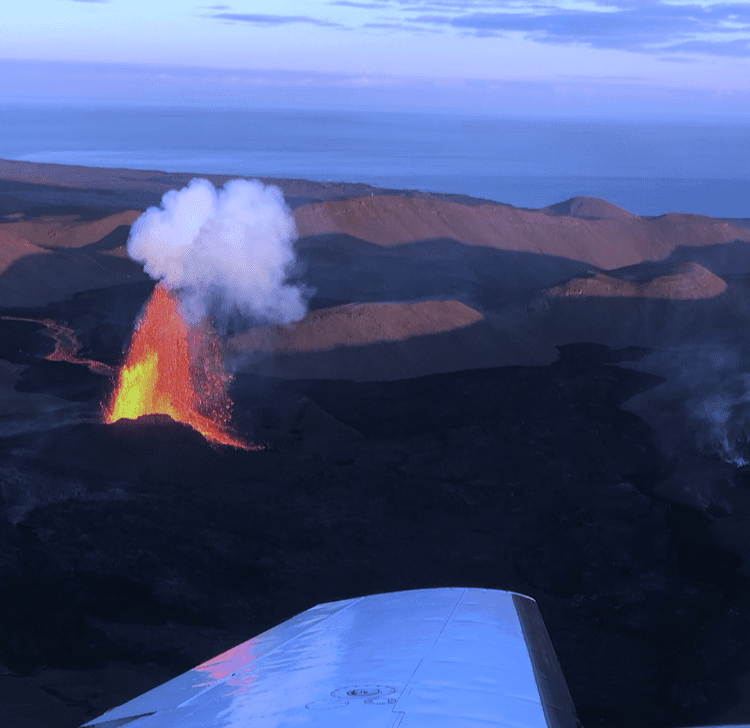 Volcano Twilight Airplane Tour from Reykjavík – After-Dark Lava Glow Experience