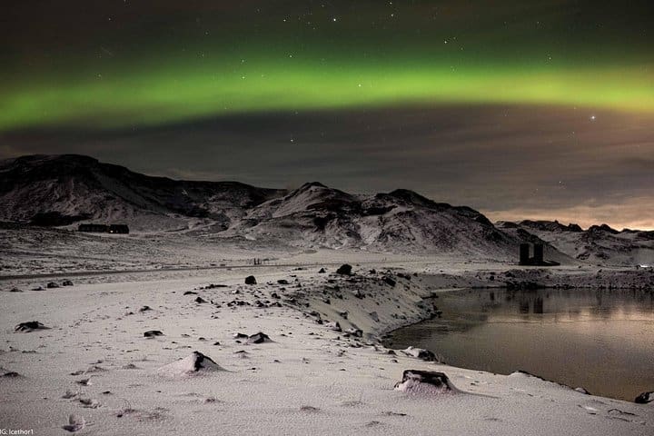 All-inclusive very small group Northern lights with photographs