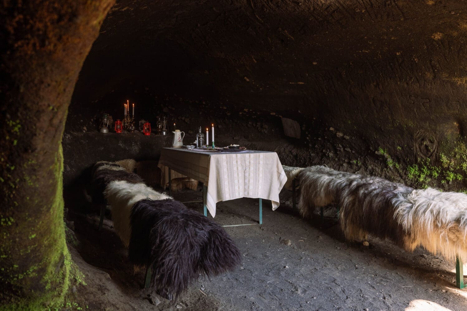 Private Cave Tour with Icelandic Food Tasting