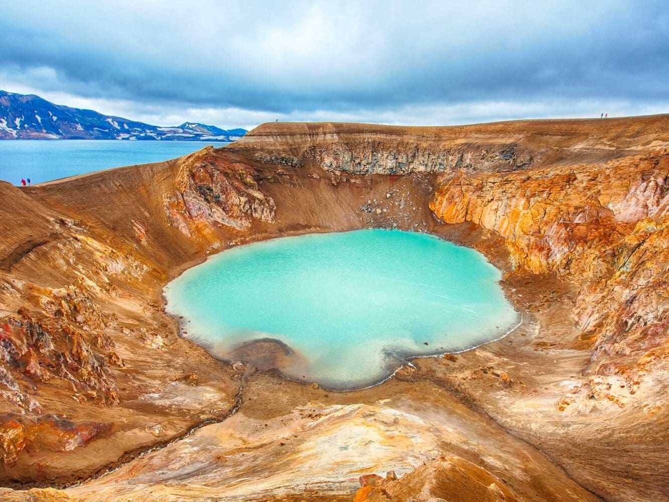 Private Highland tour to Askja Caldera