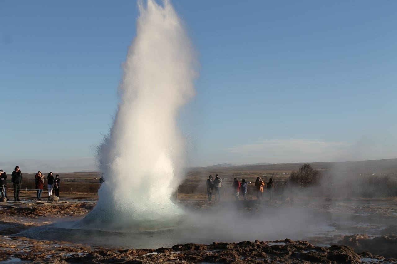 5 Day Winter Minibus Tour: Blue Ice Cave, Snæfellsnes, Golden Circle, South Coast & Northern Lights Tour
