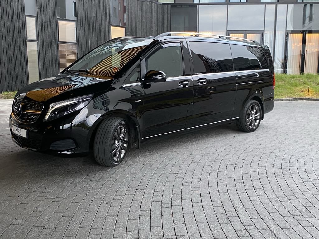 Luxury Airport Transportation  Keflavík pickup