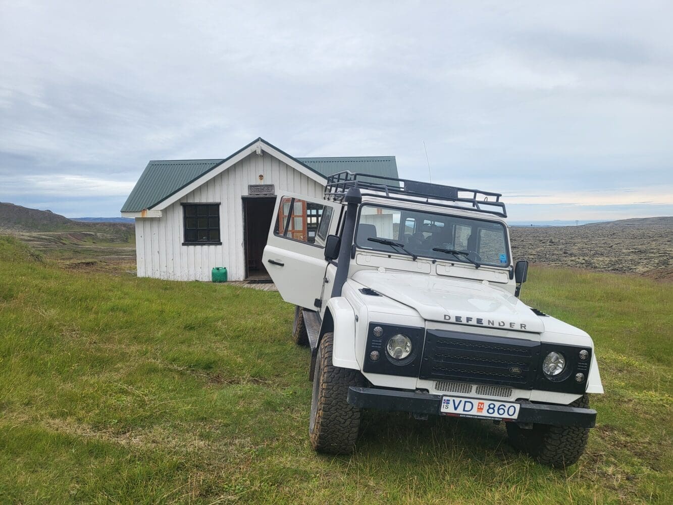 Rugged Retreat: 24 hours of Private 4×4, Bathe & Bunk