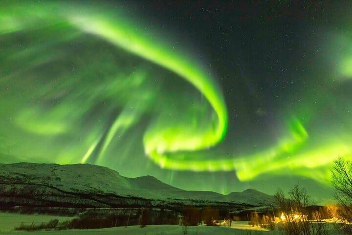 Northern Lights Bus Tour guided in Chinese