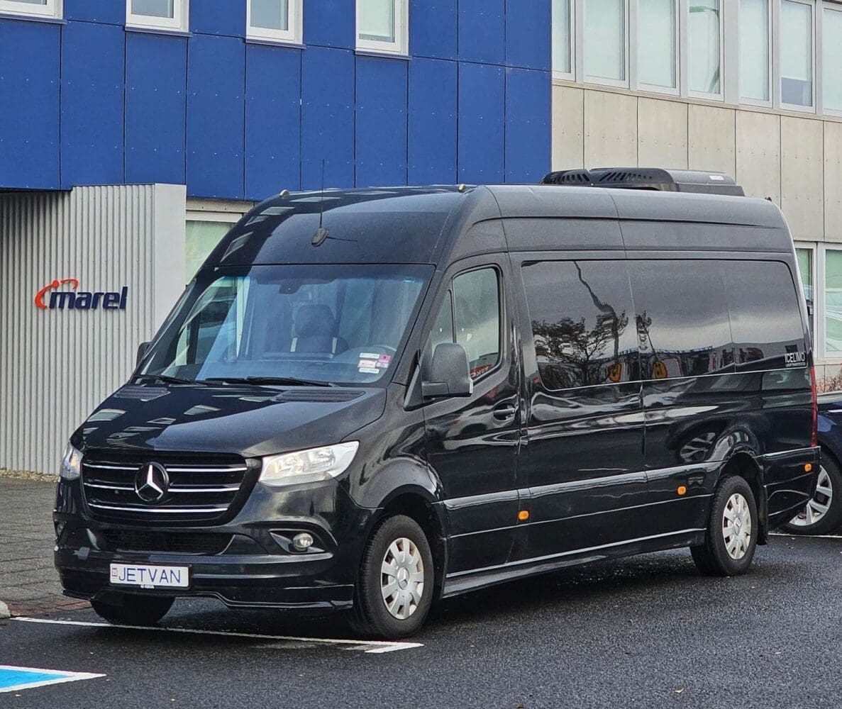 Private Transfer: Keflavik Airport → Reykjavík Jetvan 10 Pax. Vip