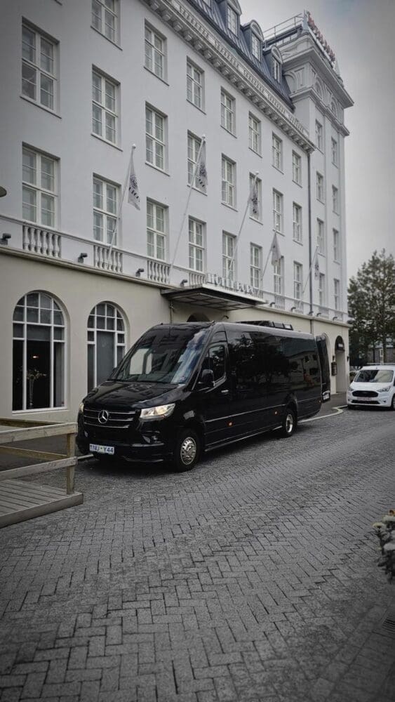 Private transport Reykjavik – Hvammsvik Hot Springs transfer with 3h wait – Sprinter 18 Pax