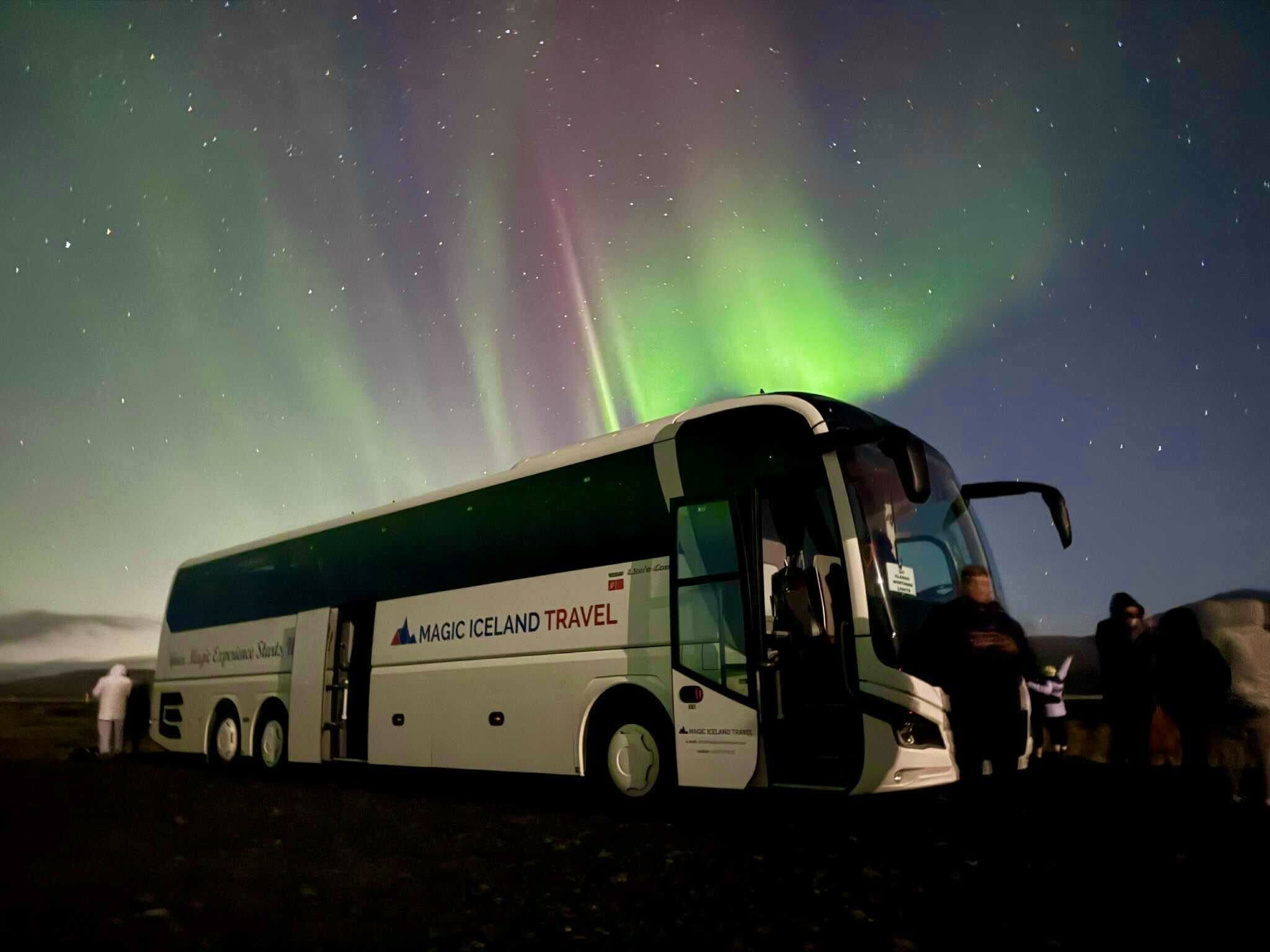 Northern Lights Bus Tour with Chocolate & Surprise Guided in English